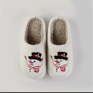 NWT Snowman Slippers
